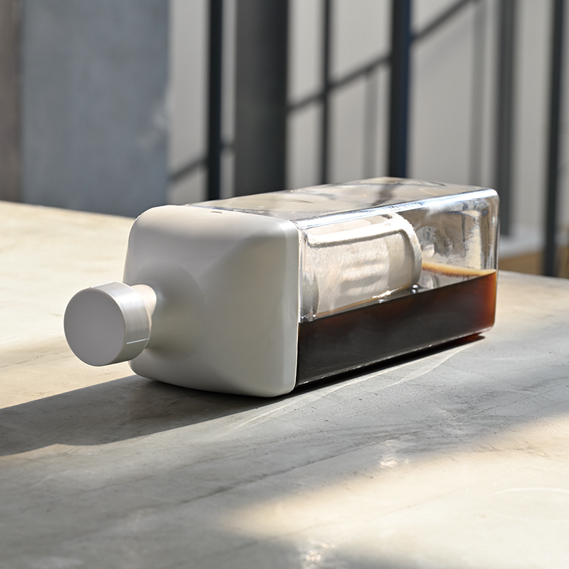 Ka-Ku Cold Brew Coffee Bottle, 1000mL, Pale Grey
